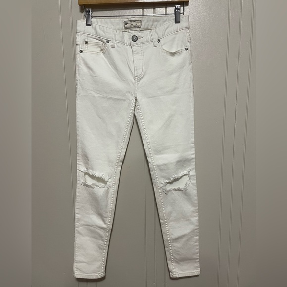 Free People Busted knee skinny jean - Picture 3 of 7